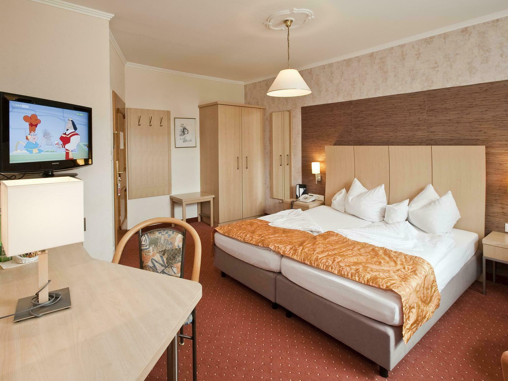 Hotel Hollweger ซังคท์กิลเกอ ภายนอก รูปภาพ